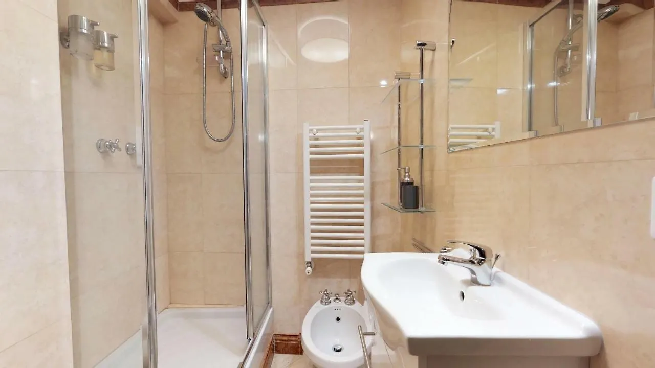 Hemeras Boutique Homes - Design Flat In Milan Fashion District 0*,  イタリア